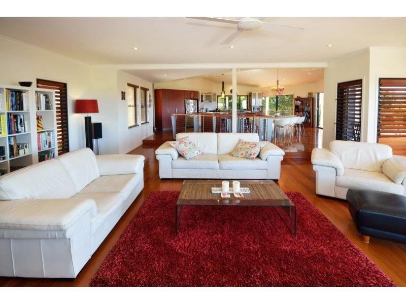 10 Courageous Place, Sunrise Beach QLD 4567