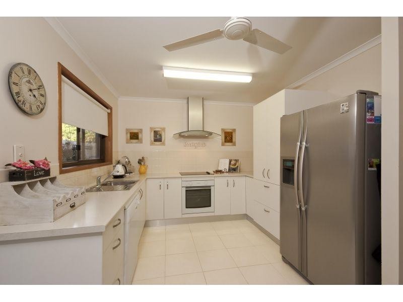 10 Wylah Street, Noosaville QLD 4566