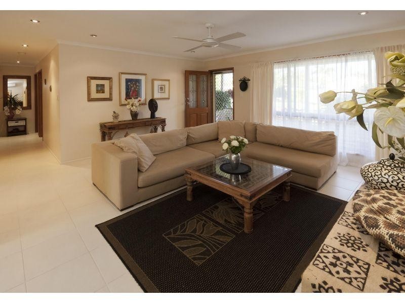 10 Wylah Street, Noosaville QLD 4566