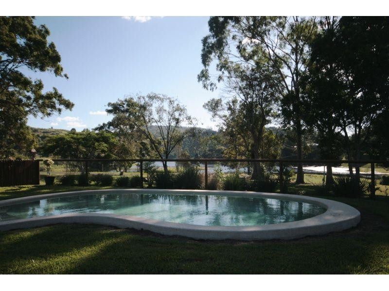 742 Shadbolt Road, Cedar Pocket QLD 4570