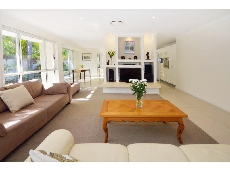 5 Skipper Place, Noosaville QLD 4566