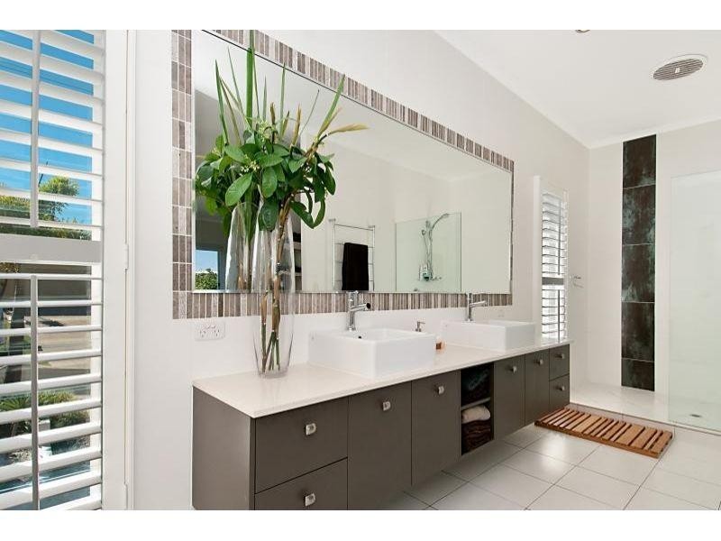 13 Captains Court, Sunrise Beach QLD 4567