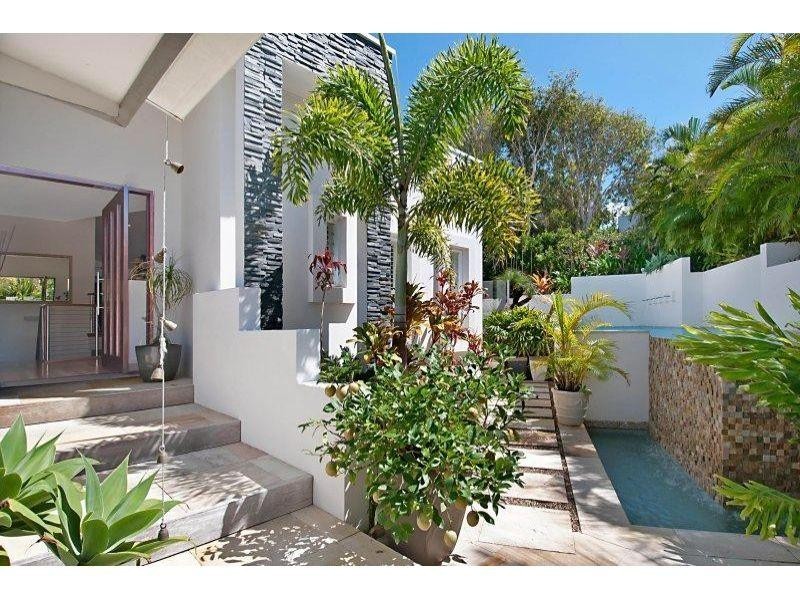 13 Captains Court, Sunrise Beach QLD 4567