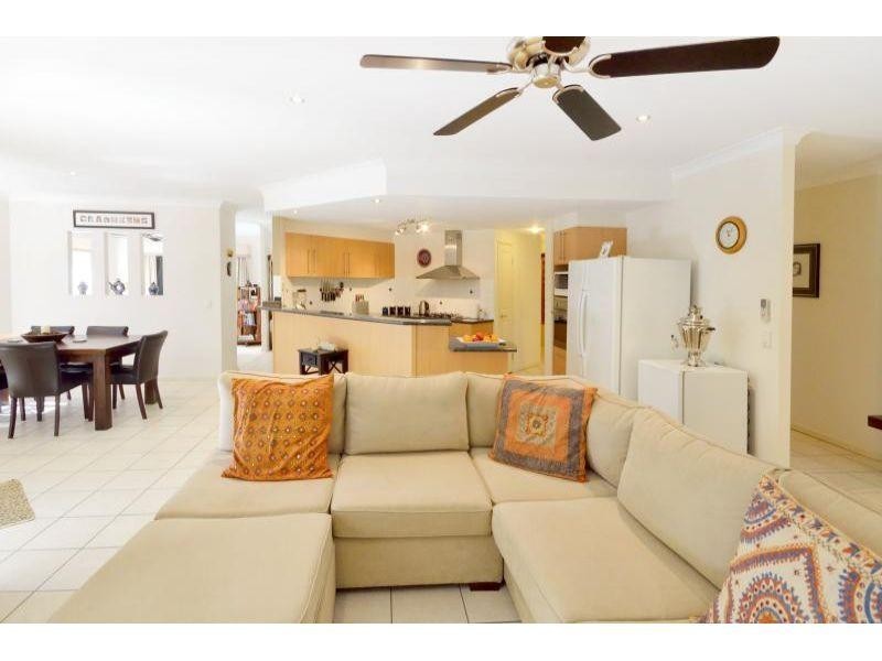 62 Lake Entrance Boulevard, Noosaville QLD 4566