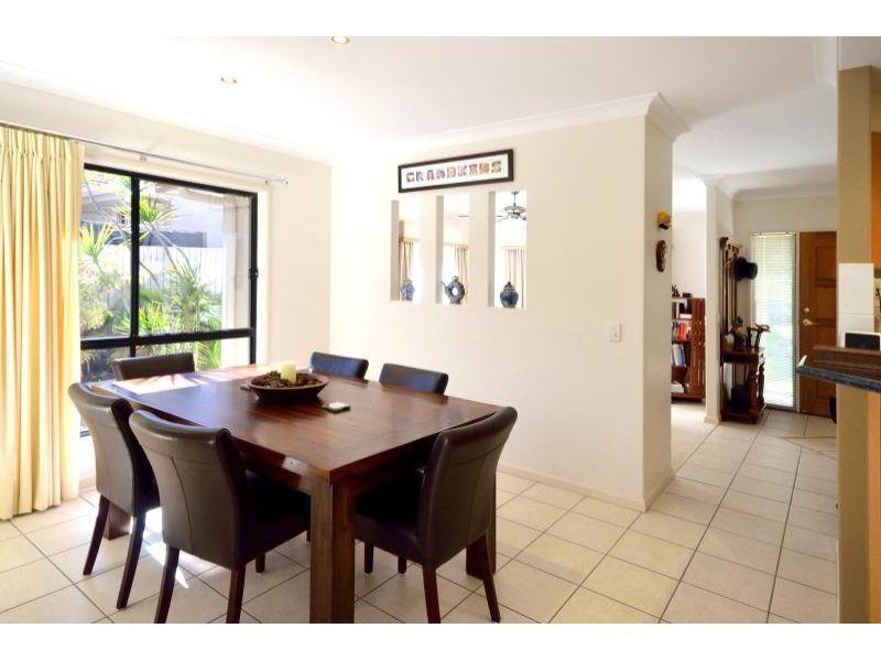 62 Lake Entrance Boulevard, Noosaville QLD 4566