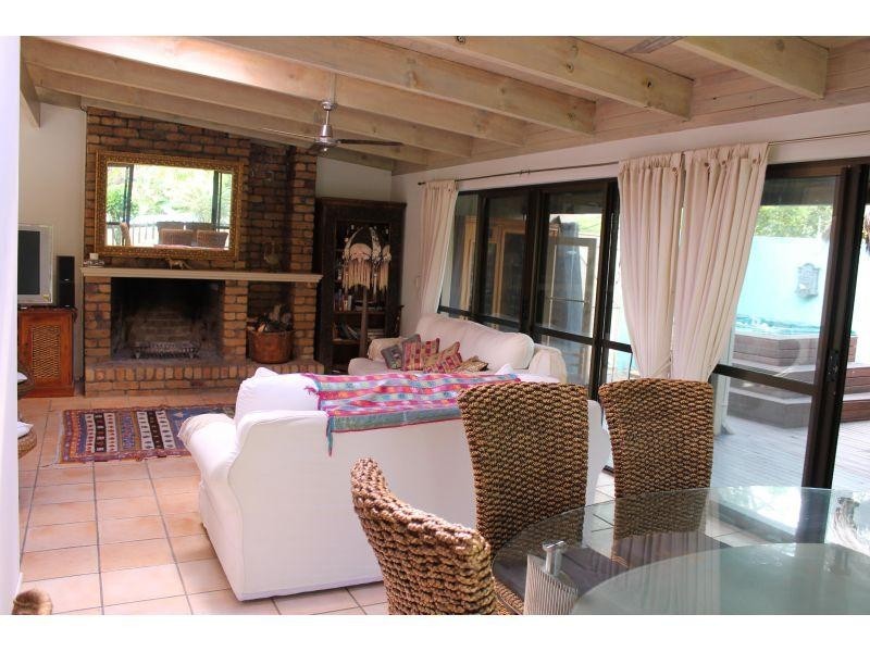 16 River Road, Tewantin QLD 4565