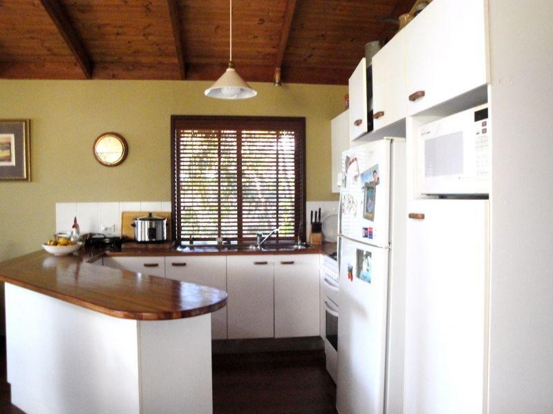 6 Coates Drive, Boreen Point QLD 4565