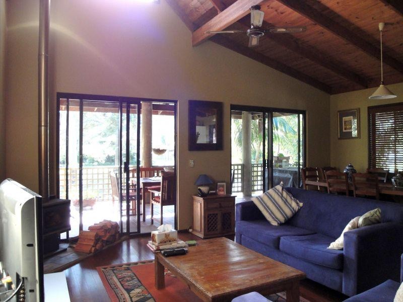 6 Coates Drive, Boreen Point QLD 4565