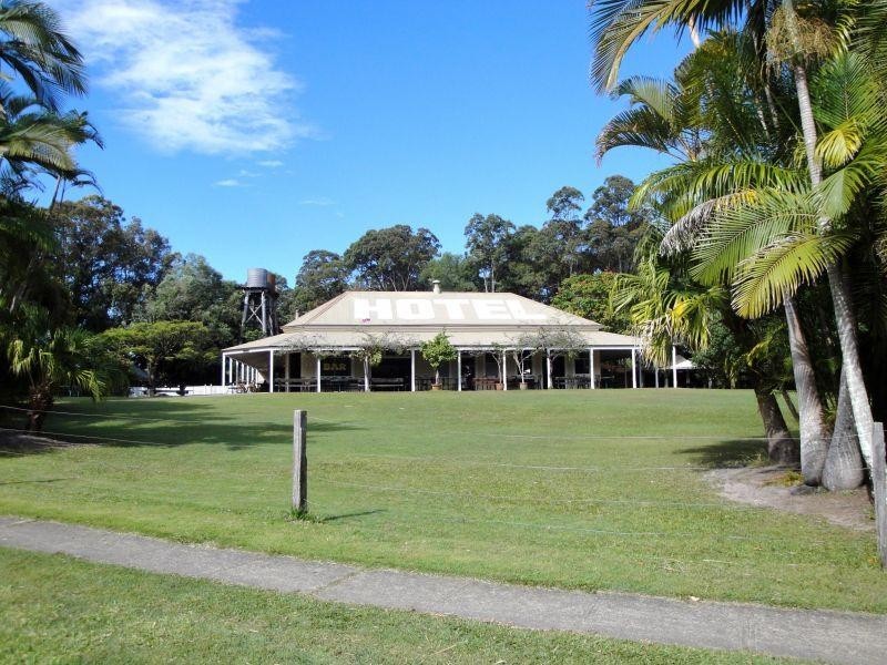 6 Coates Drive, Boreen Point QLD 4565