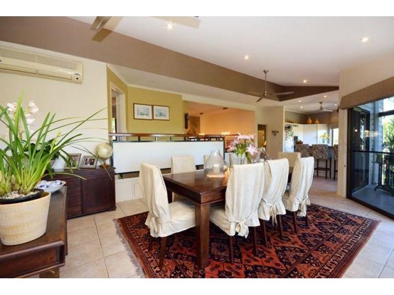 2 Warana Street, Noosa Heads QLD 4567