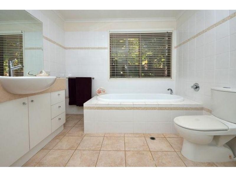 2 Warana Street, Noosa Heads QLD 4567