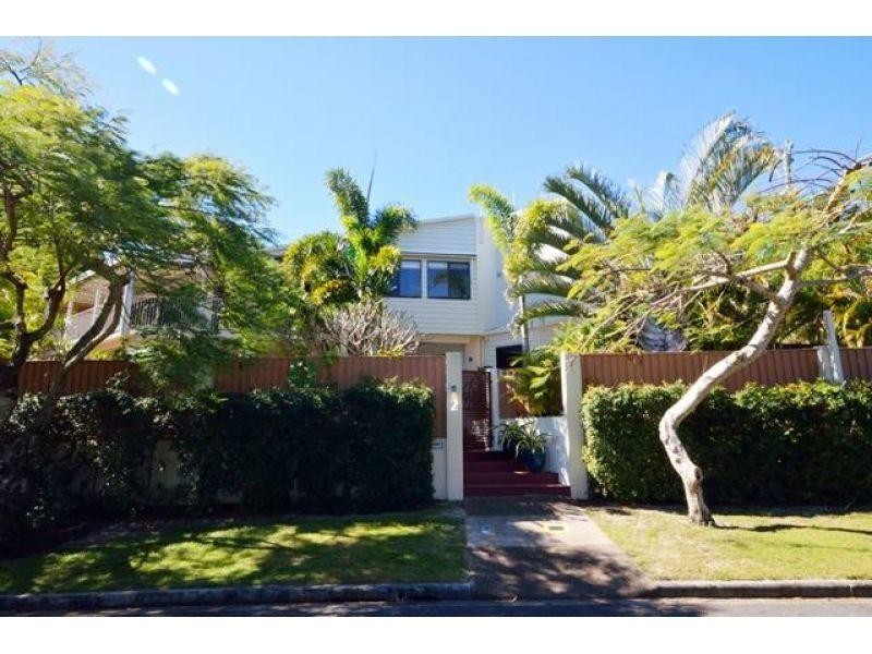 2 Warana Street, Noosa Heads QLD 4567