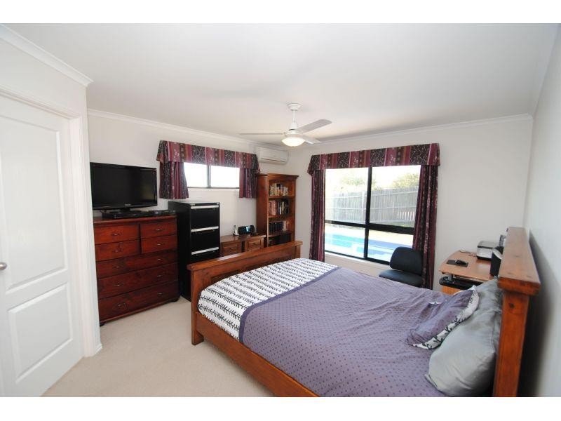 5 Petrie Court, Southside QLD 4570