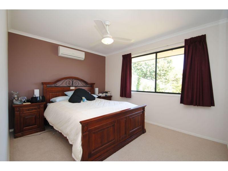 5 Petrie Court, Southside QLD 4570