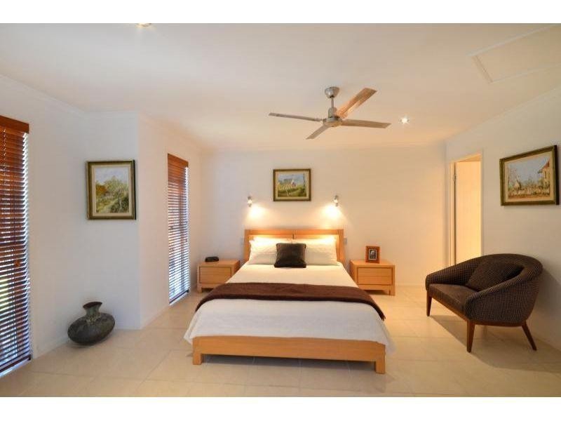 10 Treasure Cove, Noosaville QLD 4566