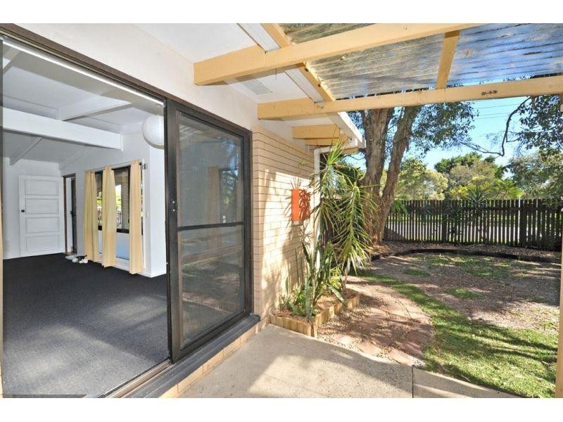 38 Lake Weyba Road, Noosaville QLD 4566