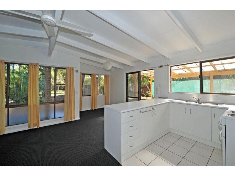 38 Lake Weyba Road, Noosaville QLD 4566