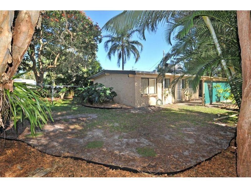 38 Lake Weyba Road, Noosaville QLD 4566