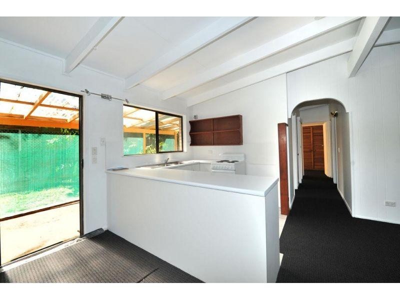 38 Lake Weyba Road, Noosaville QLD 4566