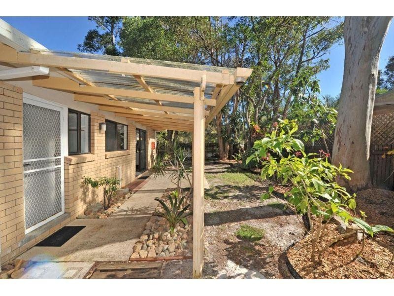 38 Lake Weyba Road, Noosaville QLD 4566