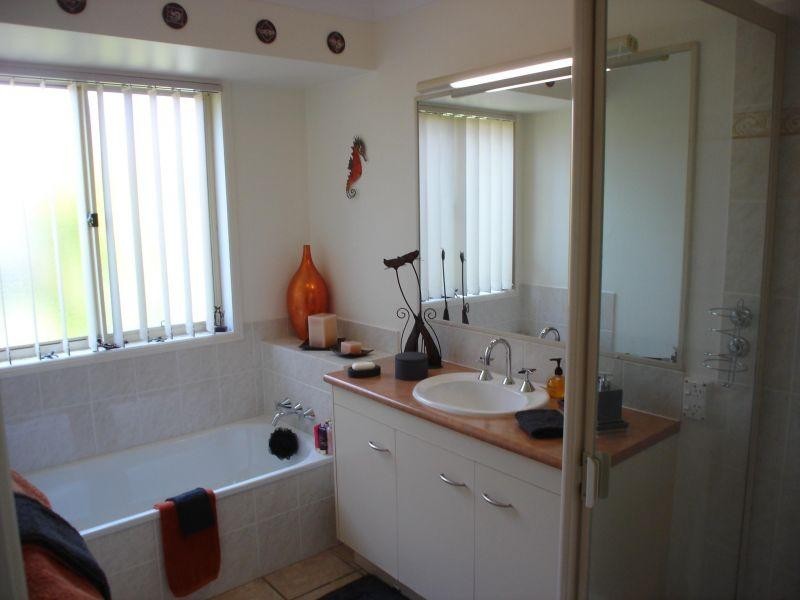 11 Dun Street, Tewantin QLD 4565