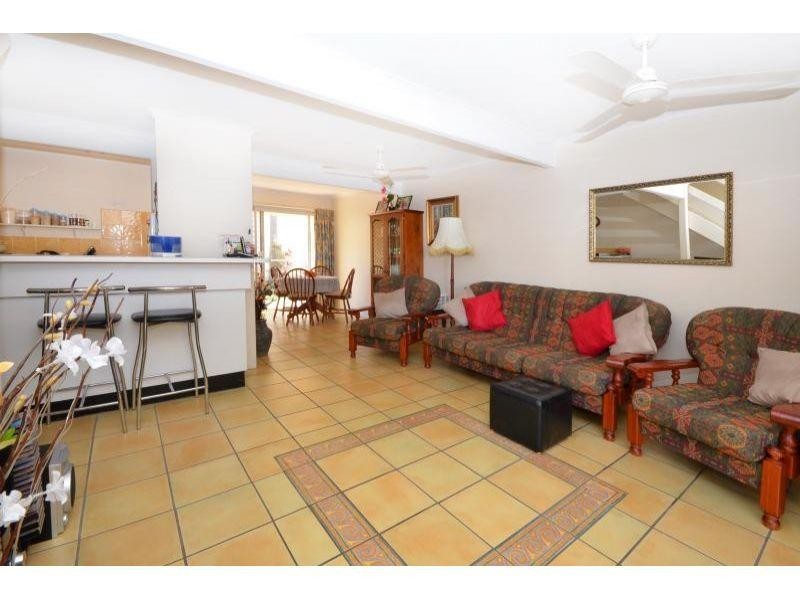 U2/261 Weyba Rd, Noosaville QLD 4566