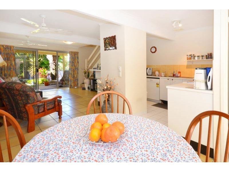 U2/261 Weyba Rd, Noosaville QLD 4566
