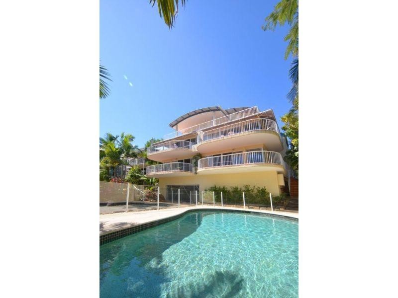 1/12 Edgar Bennett Avenue, Noosa Heads QLD 4567