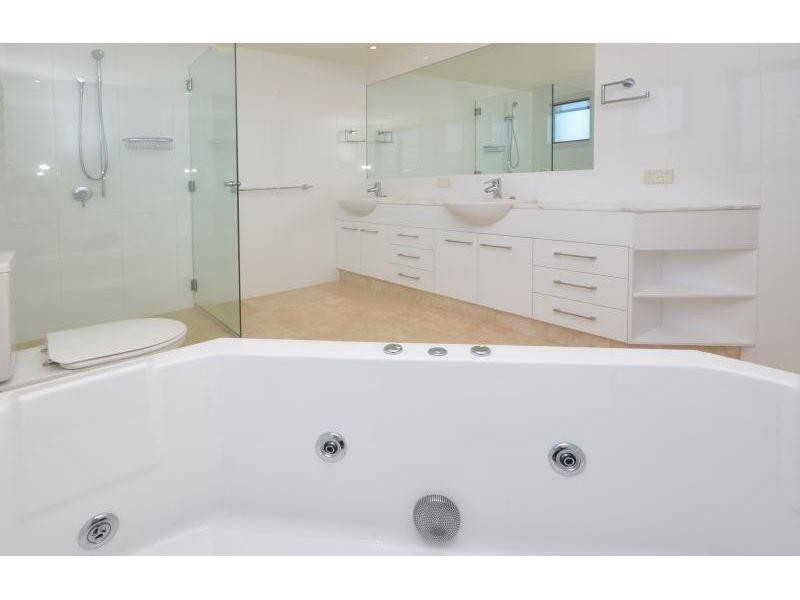 2/55 Elizabeth St, Noosaville QLD 4566