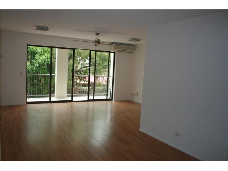 2/31 Katharina Street, Noosa Heads QLD 4567