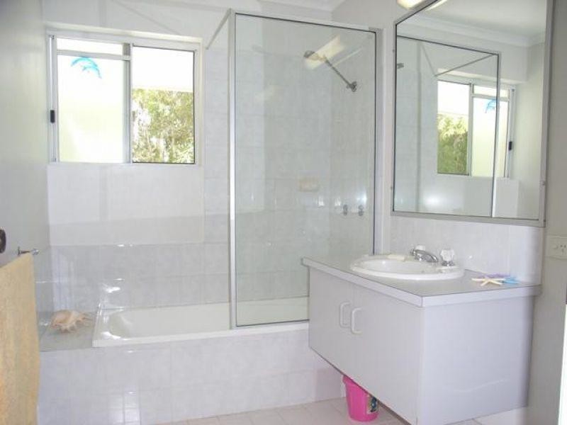 4 / 23  Margit Crescent, Sunrise Beach QLD 4567