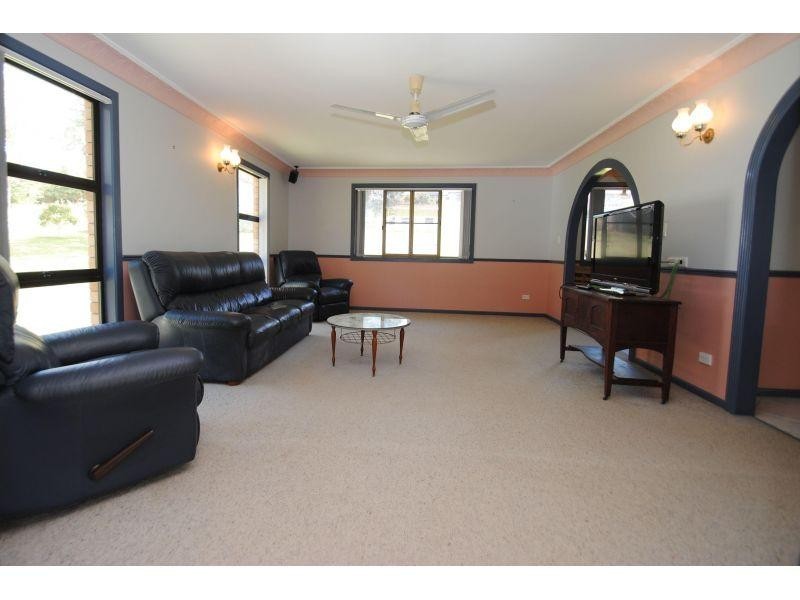 22 Davey Road, Southside QLD 4570