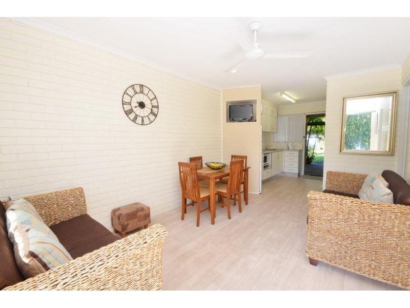 2/15 Russell St, Noosaville QLD 4566