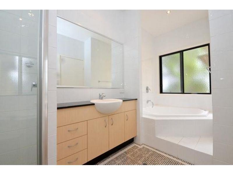 1/8 Angler Street, Noosa Heads QLD 4567