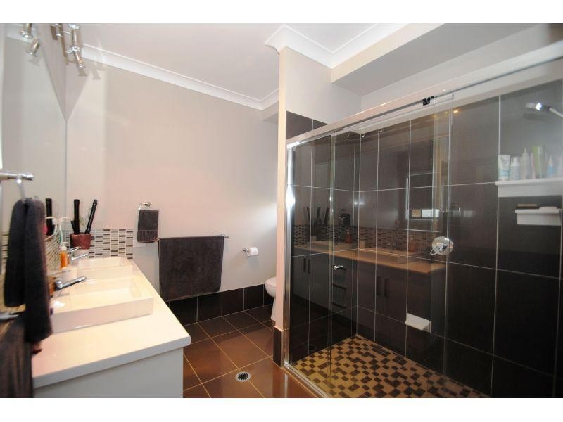 9 Principal Place, Jones Hill QLD 4570