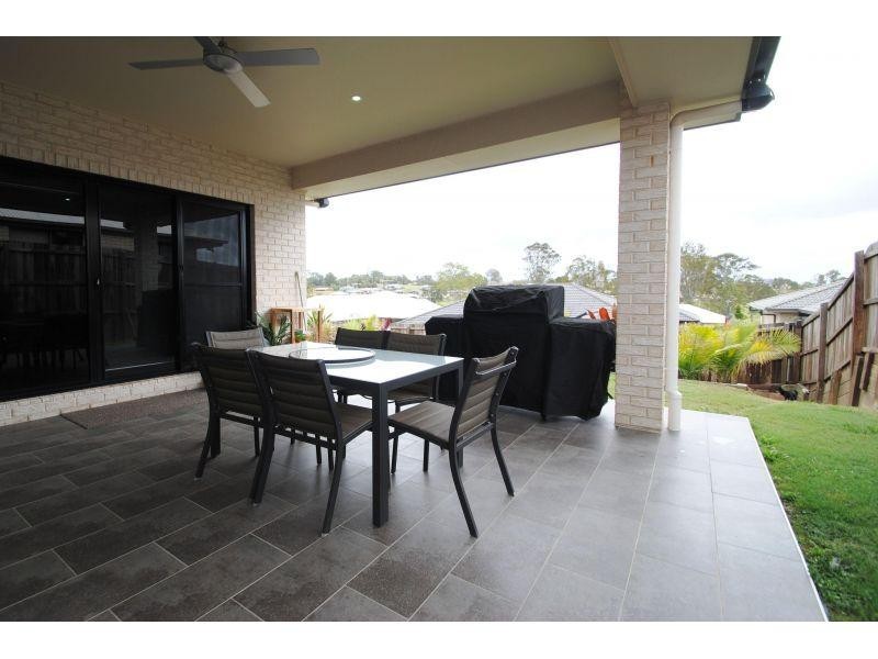 9 Principal Place, Jones Hill QLD 4570