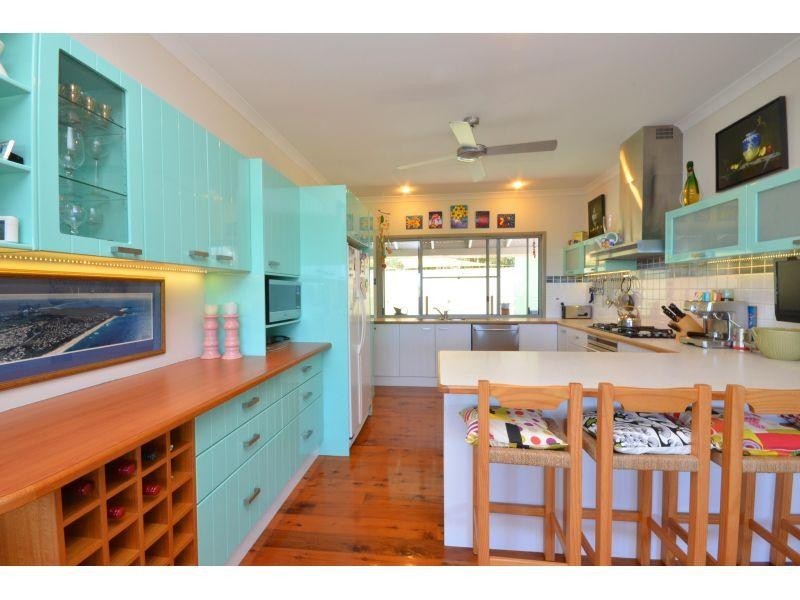 11 Captains Court, Sunrise Beach QLD 4567