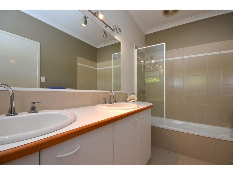 11 Captains Court, Sunrise Beach QLD 4567