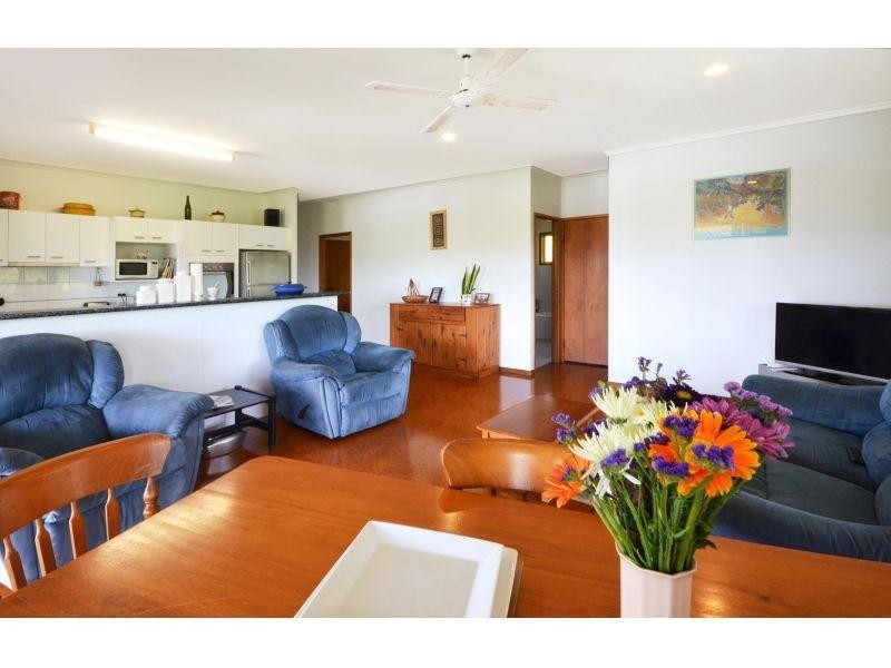 16  Hardy St, Sunrise Beach QLD 4567