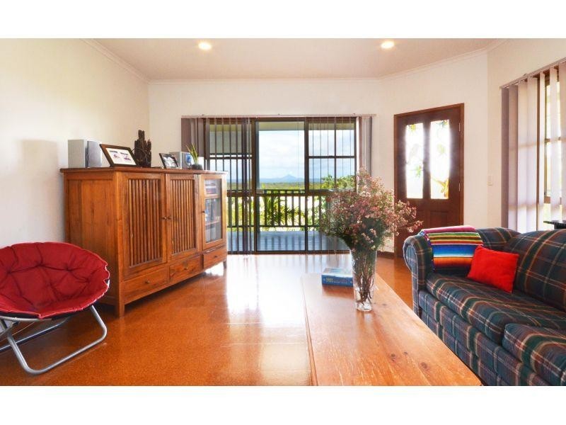 16  Hardy St, Sunrise Beach QLD 4567
