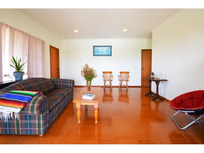 16  Hardy St, Sunrise Beach QLD 4567