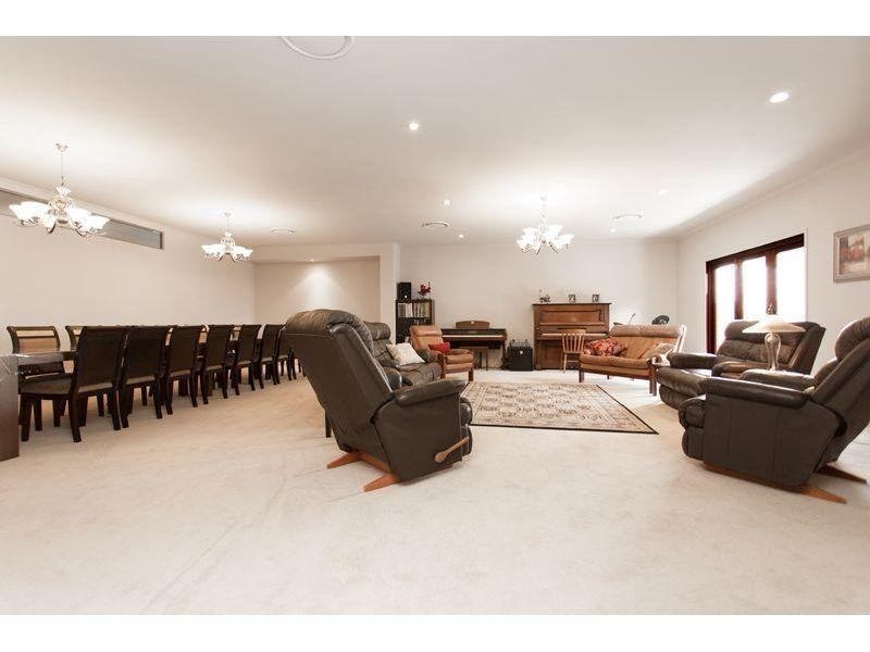 5 – 7  Waratah Place, Southside QLD 4570