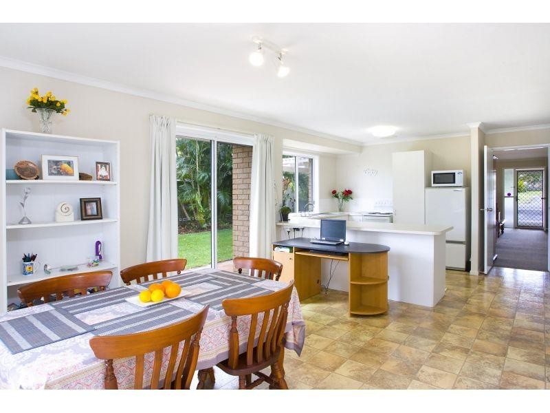 14 Columbia Dr, Sunrise Beach QLD 4567