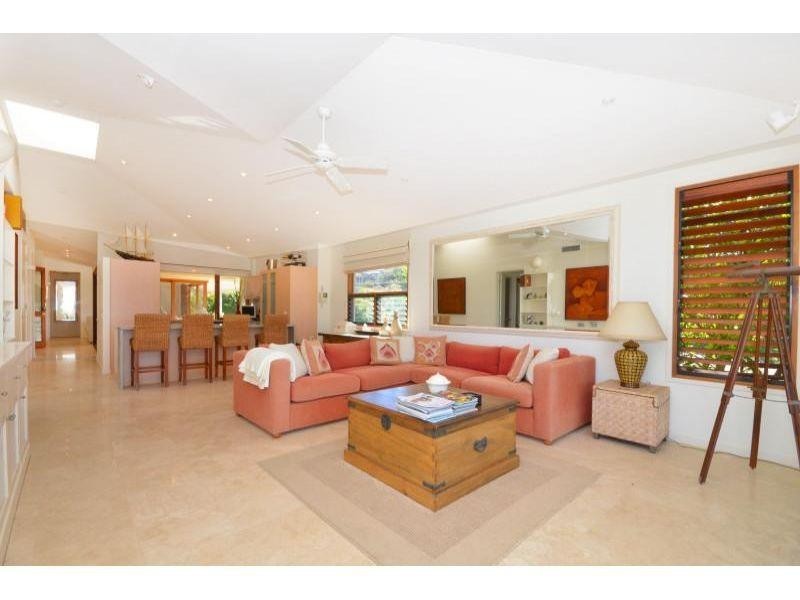 2/35 The Esplanade, Sunshine Beach QLD 4567