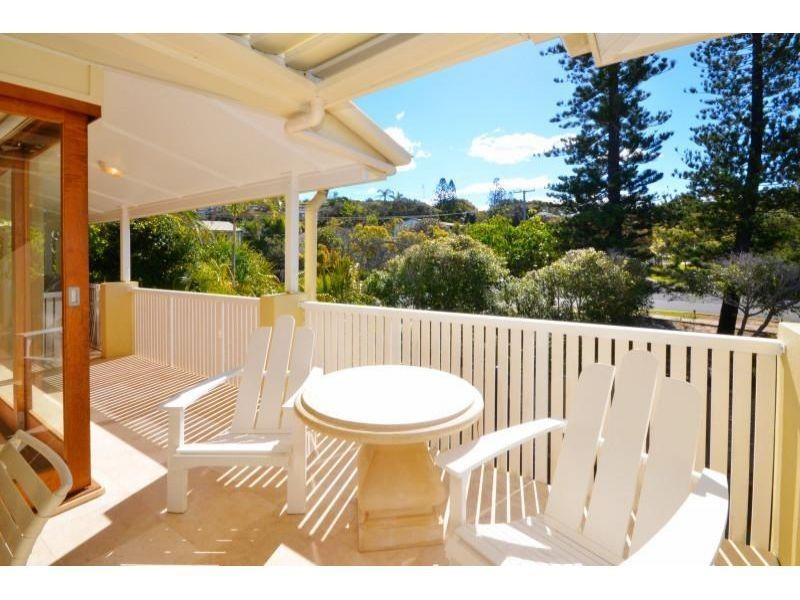 2/35 The Esplanade, Sunshine Beach QLD 4567