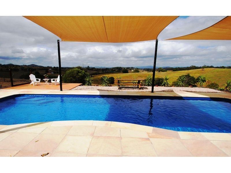 36 Bath Road, Canina QLD 4570