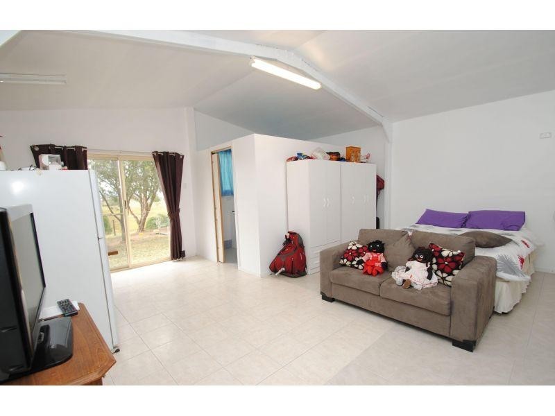 36 Bath Road, Canina QLD 4570