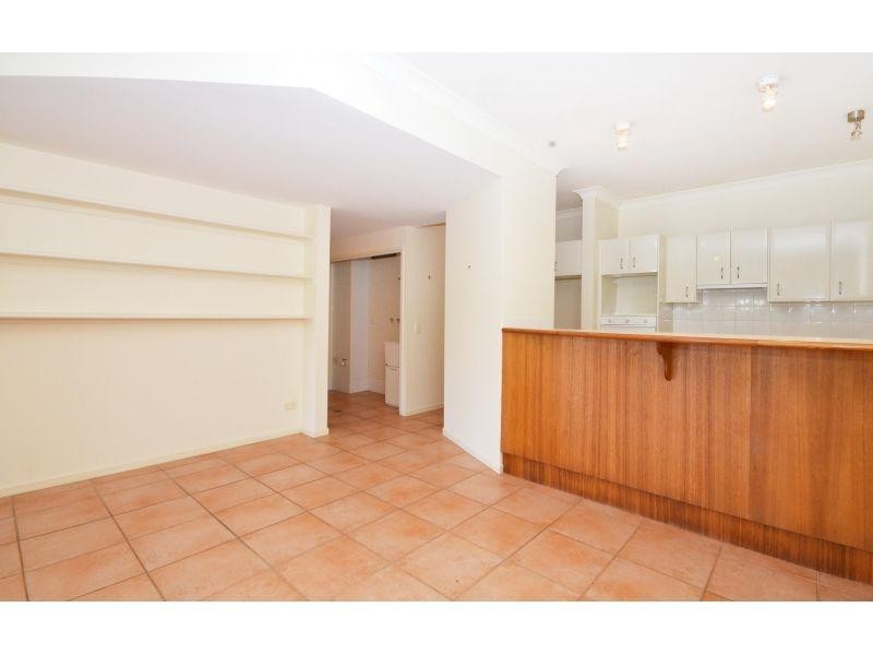 2/12 Hygieta Street, Noosaville QLD 4566