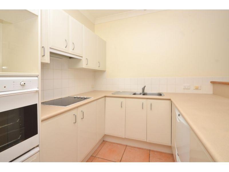 2/12 Hygieta Street, Noosaville QLD 4566