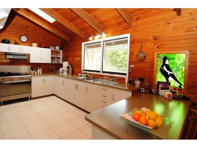 2  Goldstone Crescent, Southside QLD 4570